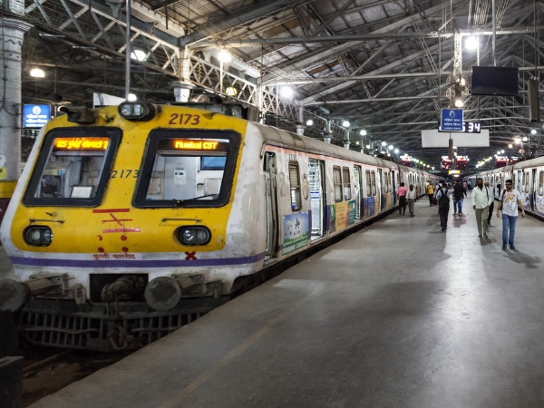 The Complete Guide to Mumbai Local Trains for Newcomers